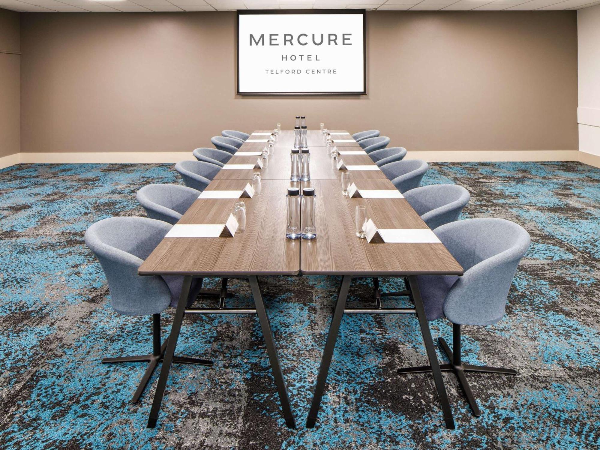 Mercure Telford Centre Hotel Bagian luar foto