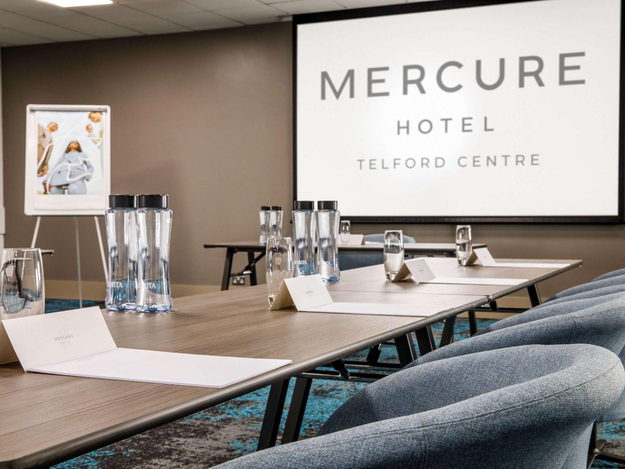 Mercure Telford Centre Hotel Bagian luar foto