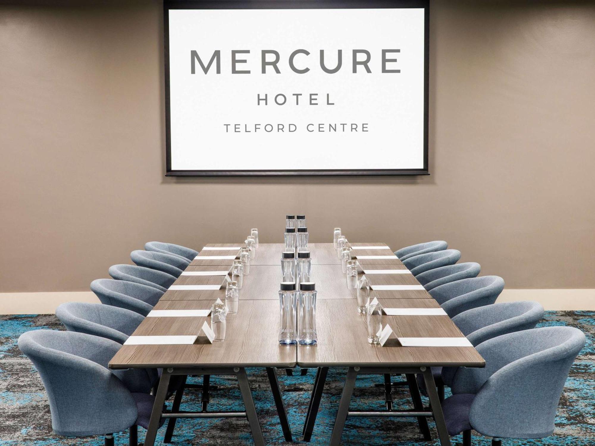 Mercure Telford Centre Hotel Bagian luar foto